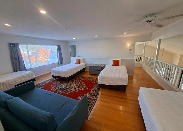 Rotovegas House - Huge House, Hot Tub & For 20 Guests! 罗托鲁阿
